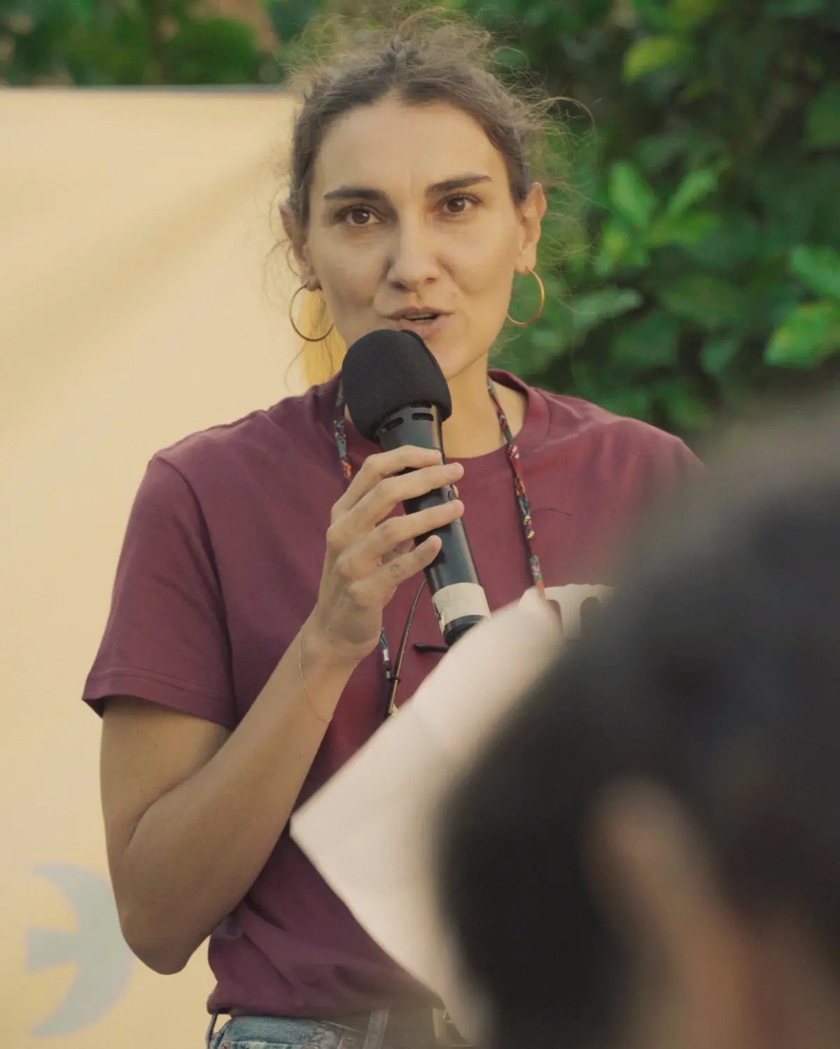 Una persona di NUORO7 presenta un incontro del Festival 2026